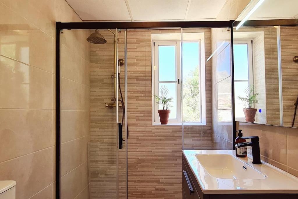 Apartmán Luxury Penthouse With Sea&Mountain Views & Hot Tub - Tranquility & Rest Benalmádena Exteriér fotografie